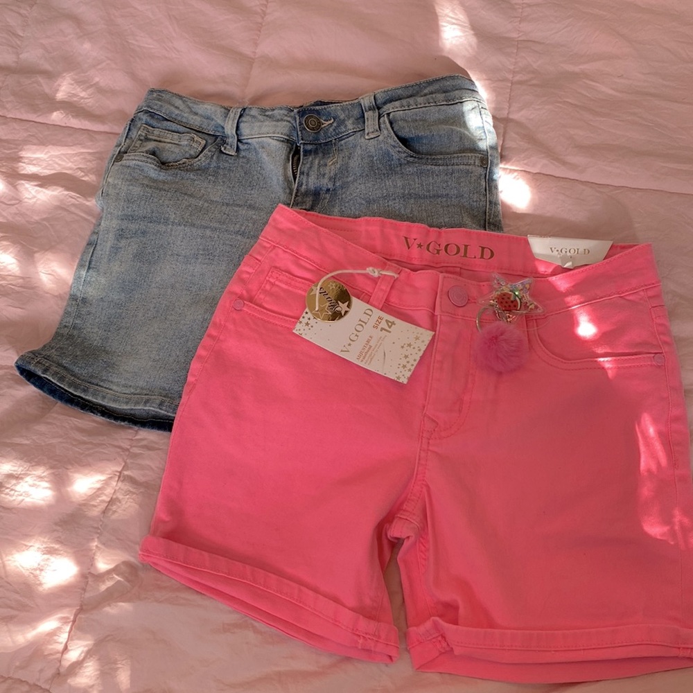 V Gold adjustable waistband shorts